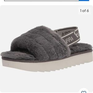 UGG Koolaburra Slip on Fur Sides Size 5